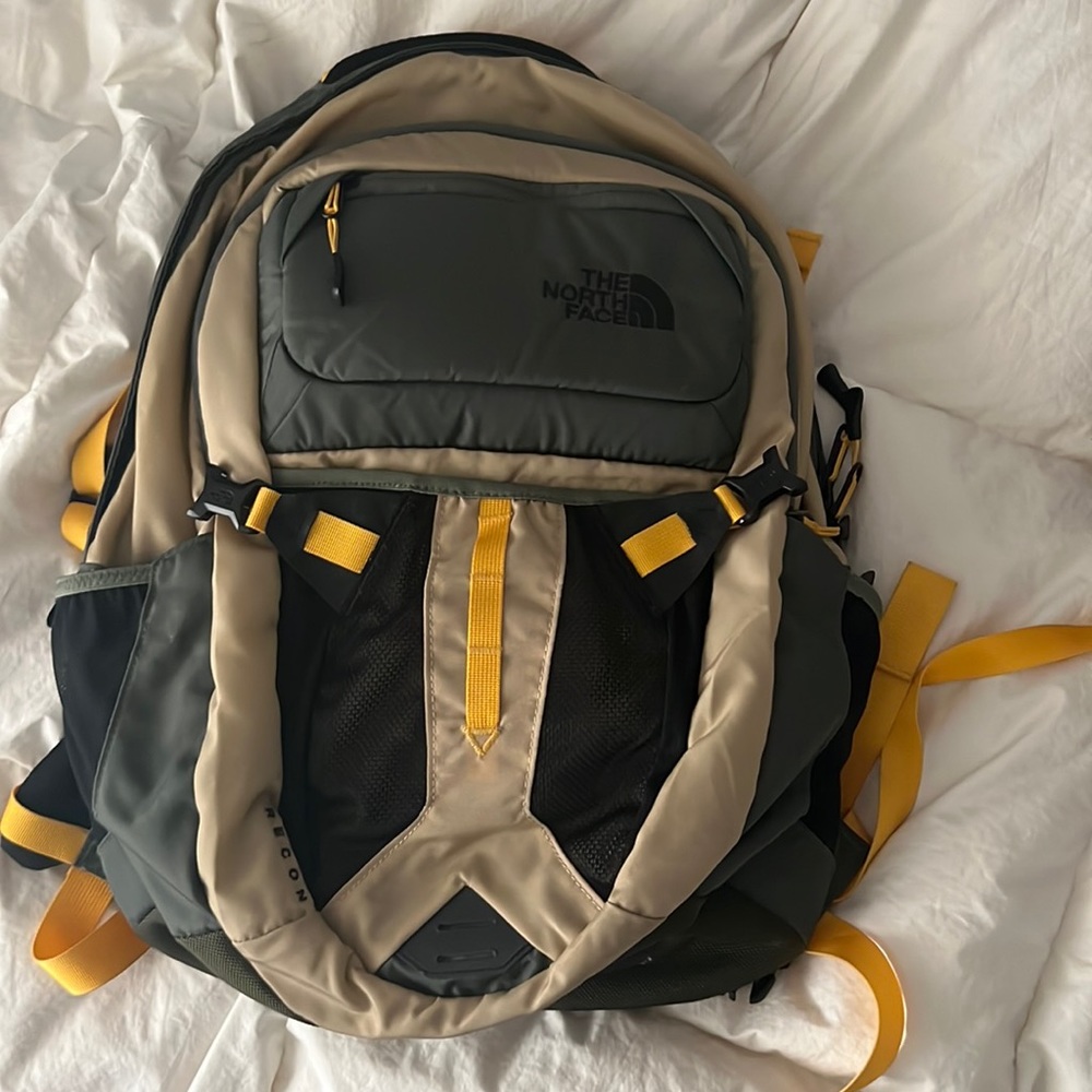 North face recon backpack